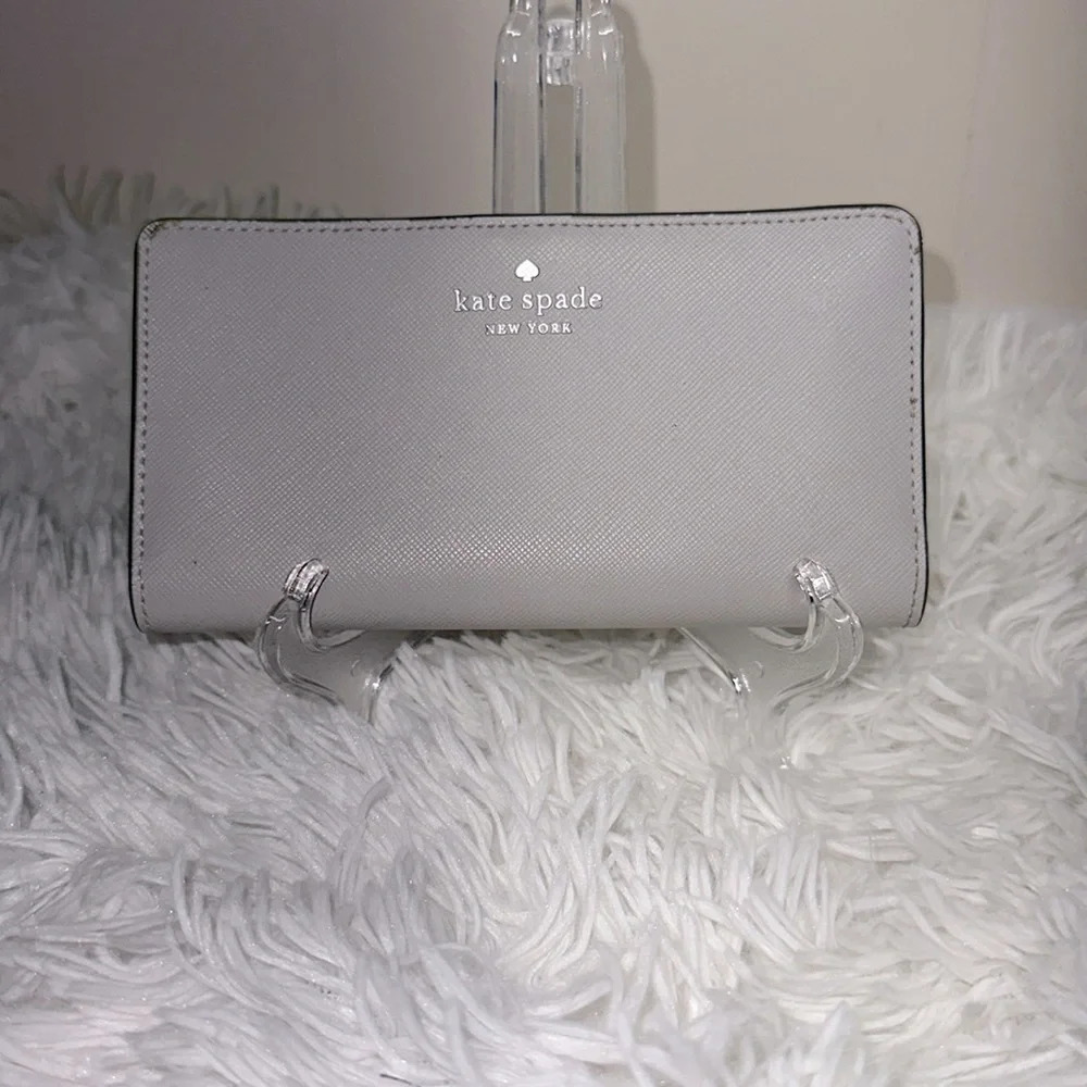 Kate Spade New York Cameron Large Slim Bifold Wallet Gray